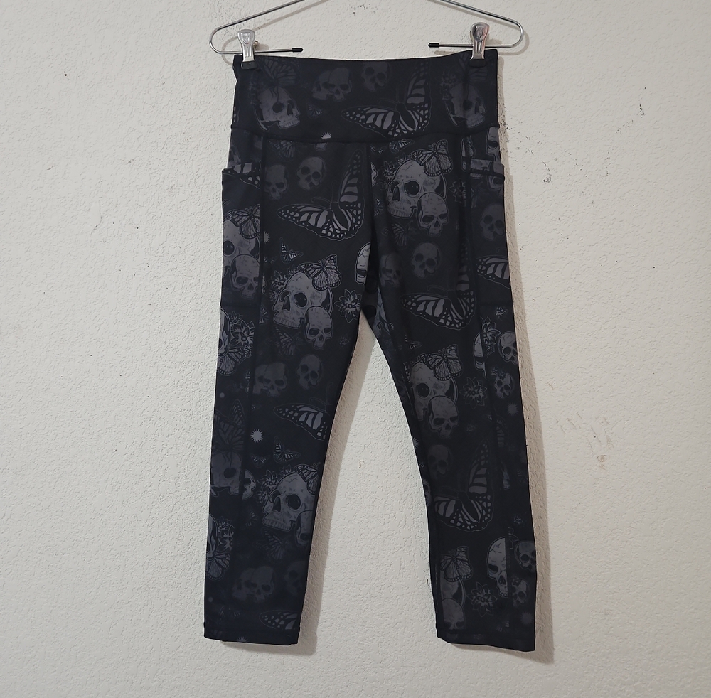 Constantly Varied Gear Black Skull & Butterfly Cropped Active Leggings